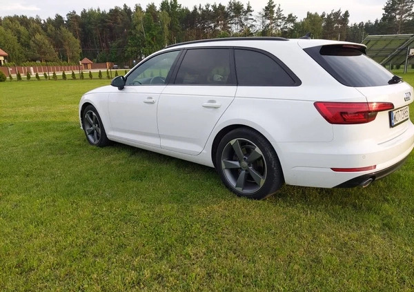 Audi A4 cena 65700 przebieg: 205400, rok produkcji 2016 z Ustka małe 22